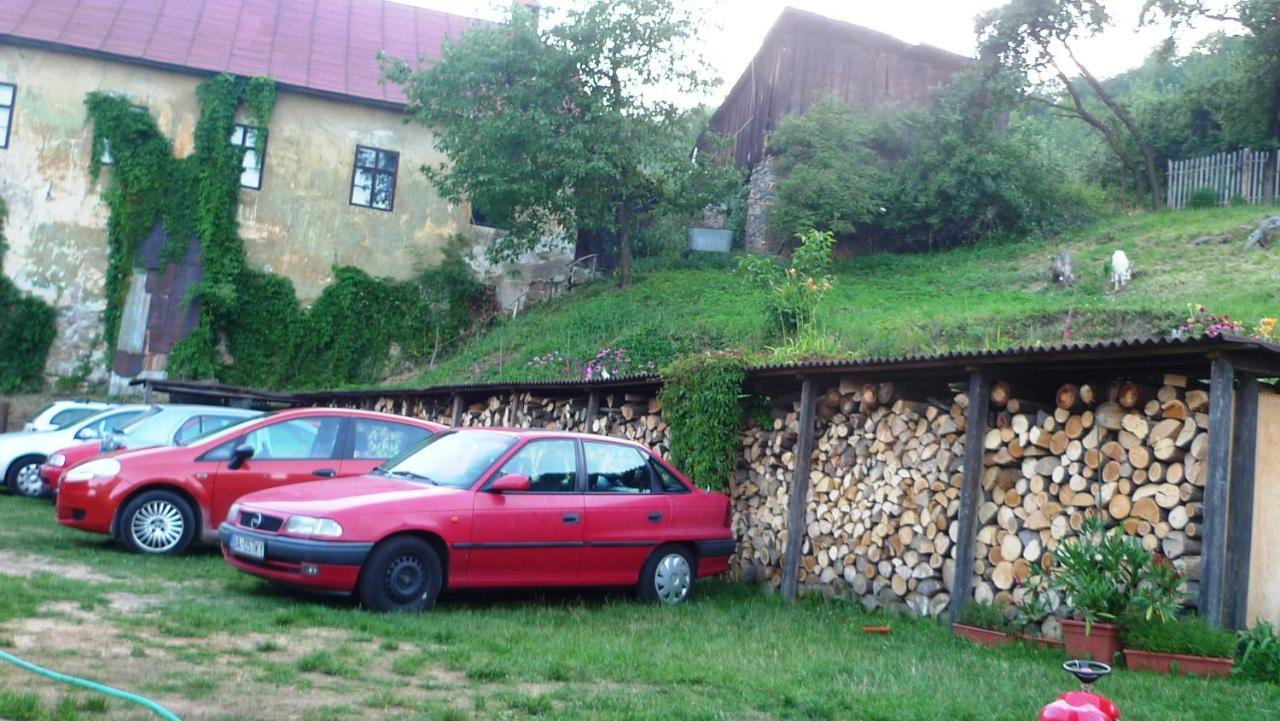 Hostel Skautsky Dom Банска-Штьявница Экстерьер фото